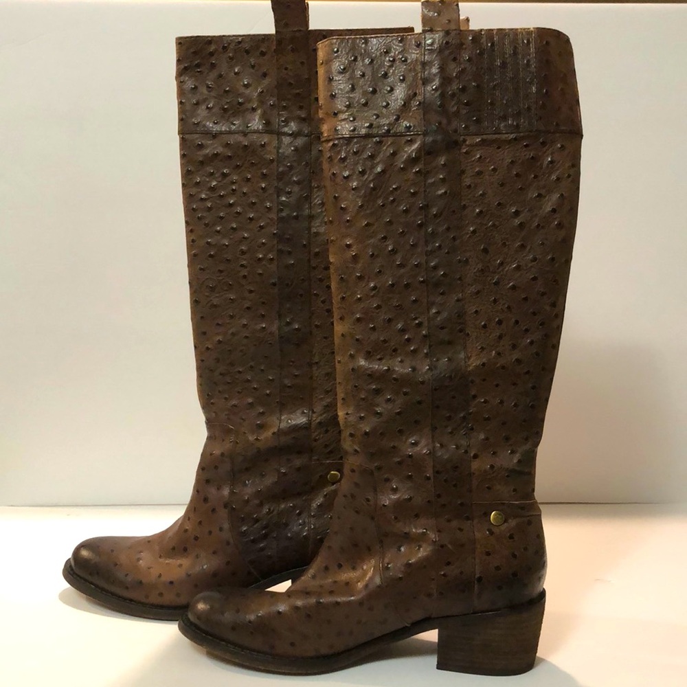 Johnston & Murphy brown ostrich boots Size 7.5